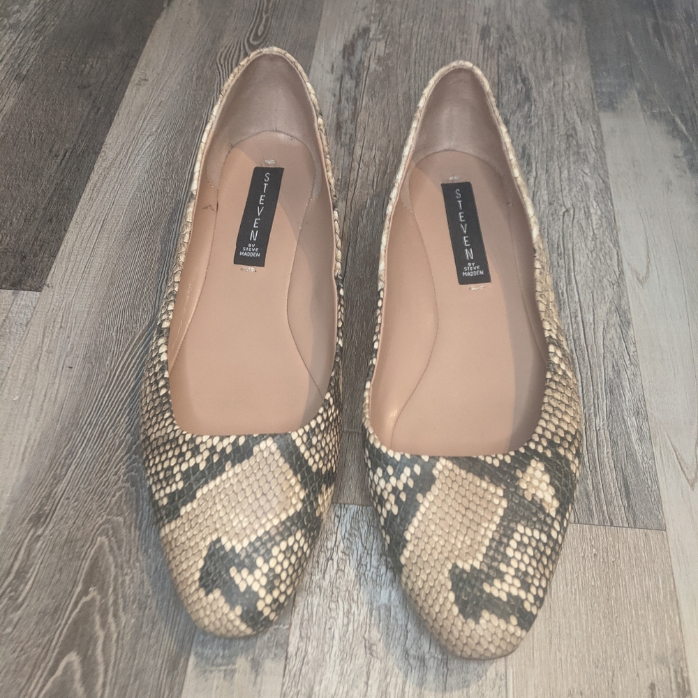 Steven Madden Snake Skin Flats, Slip On, 9.5